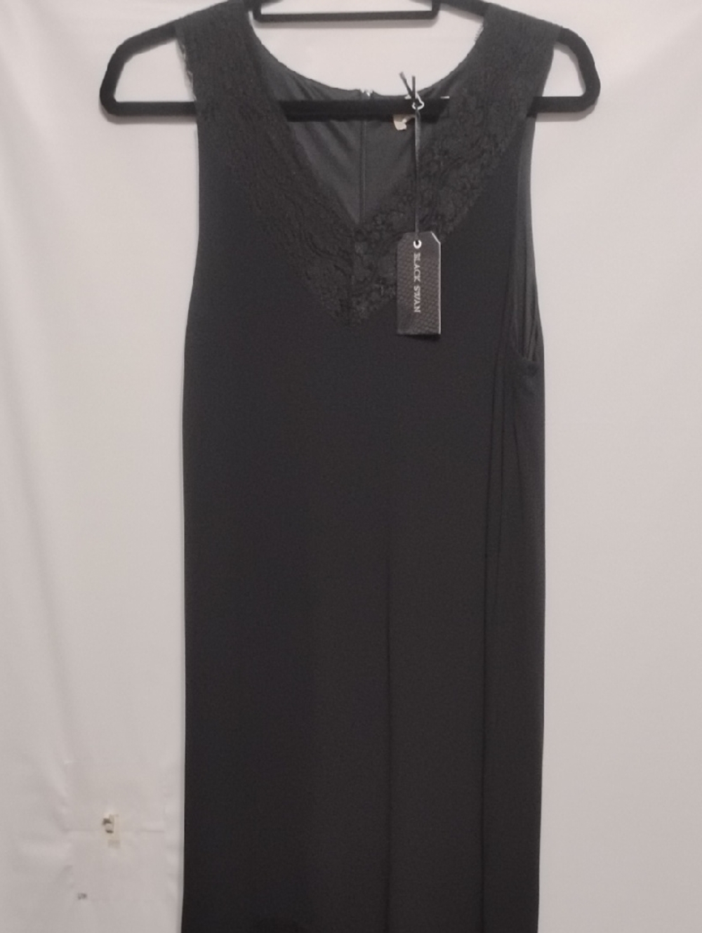 Black Swan Eva Lace-Trim Neck‎ And Hem Slip Dress